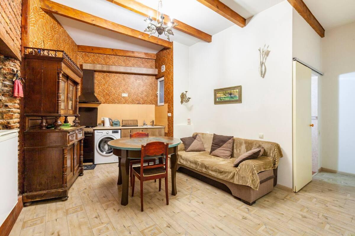 Apartamento Art House Petunia Tiflis Exterior foto