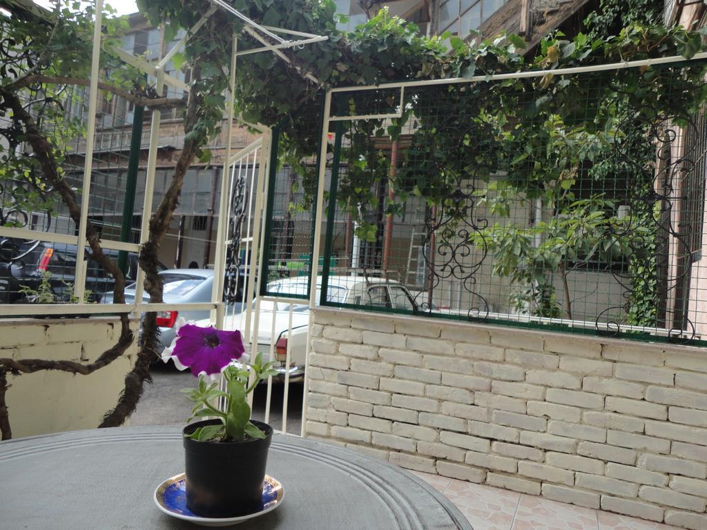 Apartamento Art House Petunia Tiflis Exterior foto