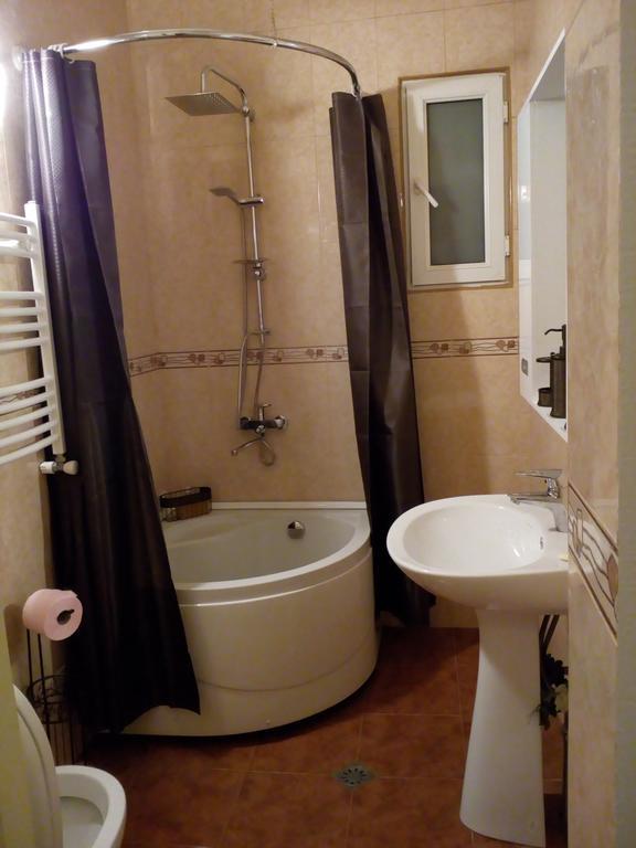Apartamento Art House Petunia Tiflis Exterior foto