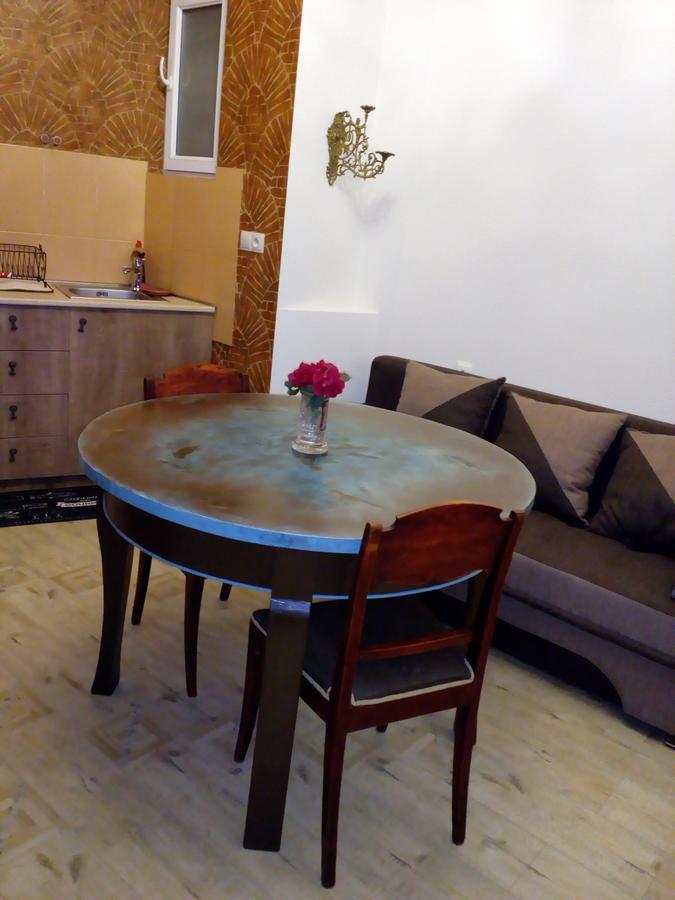 Apartamento Art House Petunia Tiflis Exterior foto